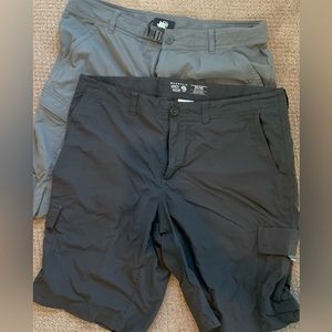 2 pair of men’s shorts (bundle) 1 mountain hardware (34/36) and 1 REI (36).